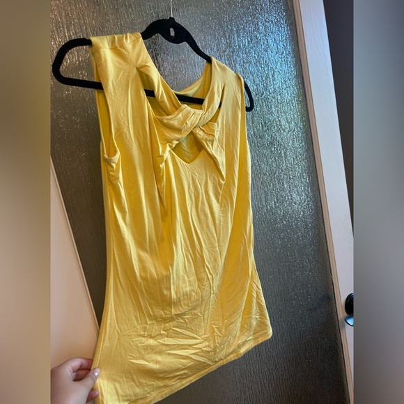 NWOT Yellow International Concepts Sleeveless Blouse - Picture 2 of 9